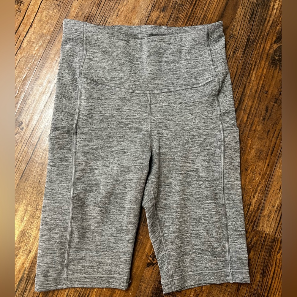 Athleta Ultimate Stash Pocket 9 inch Short Women’s Size XS